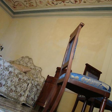 Castello Degli Angeli Hotel Carobbio degli Angeli Ruang foto