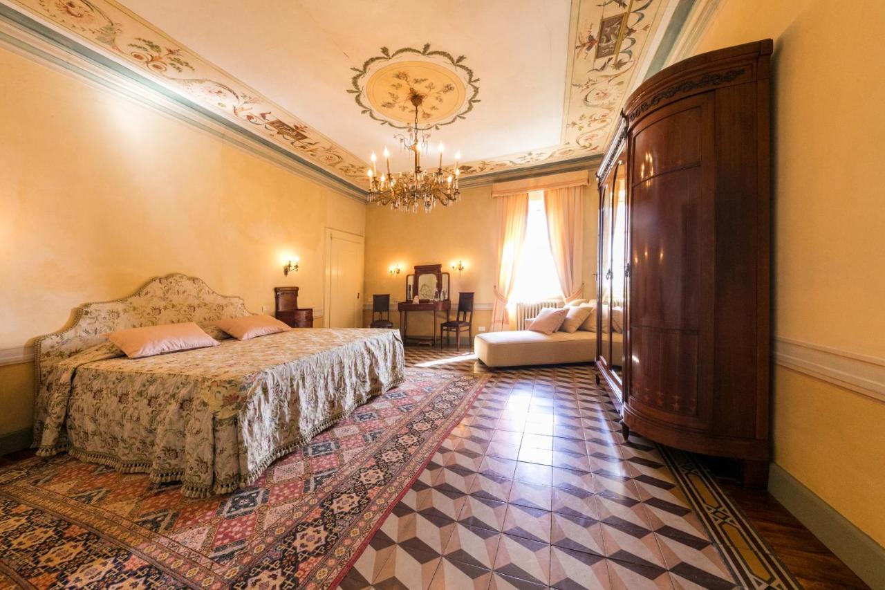 Castello Degli Angeli Hotel Carobbio degli Angeli Bagian luar foto