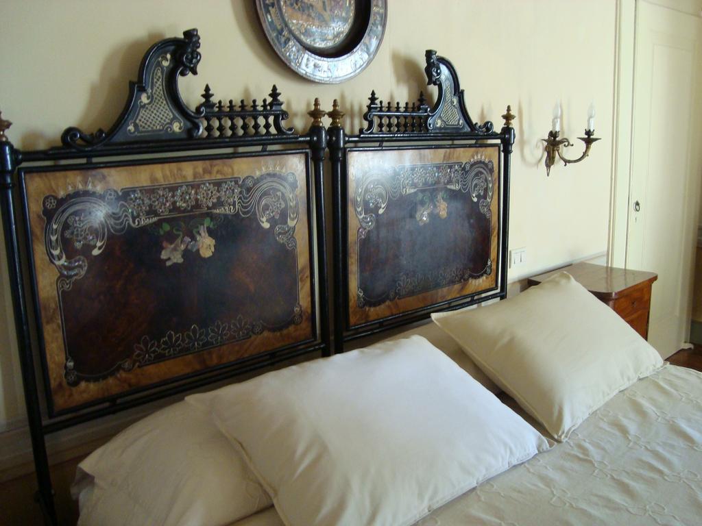 Castello Degli Angeli Hotel Carobbio degli Angeli Ruang foto