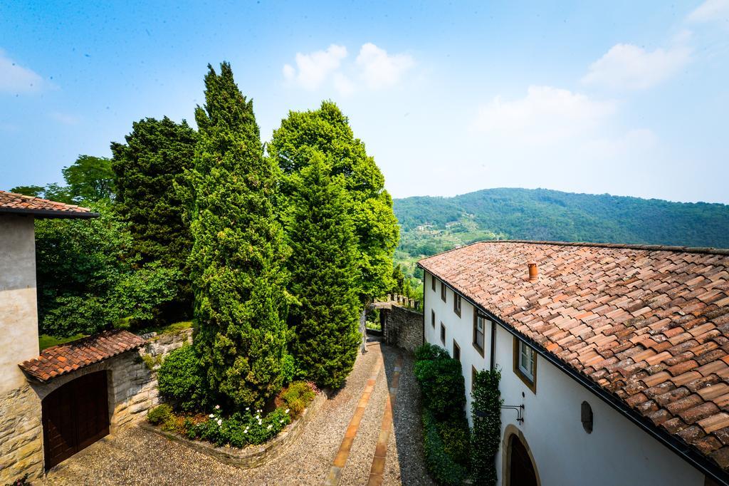 Castello Degli Angeli Hotel Carobbio degli Angeli Bagian luar foto