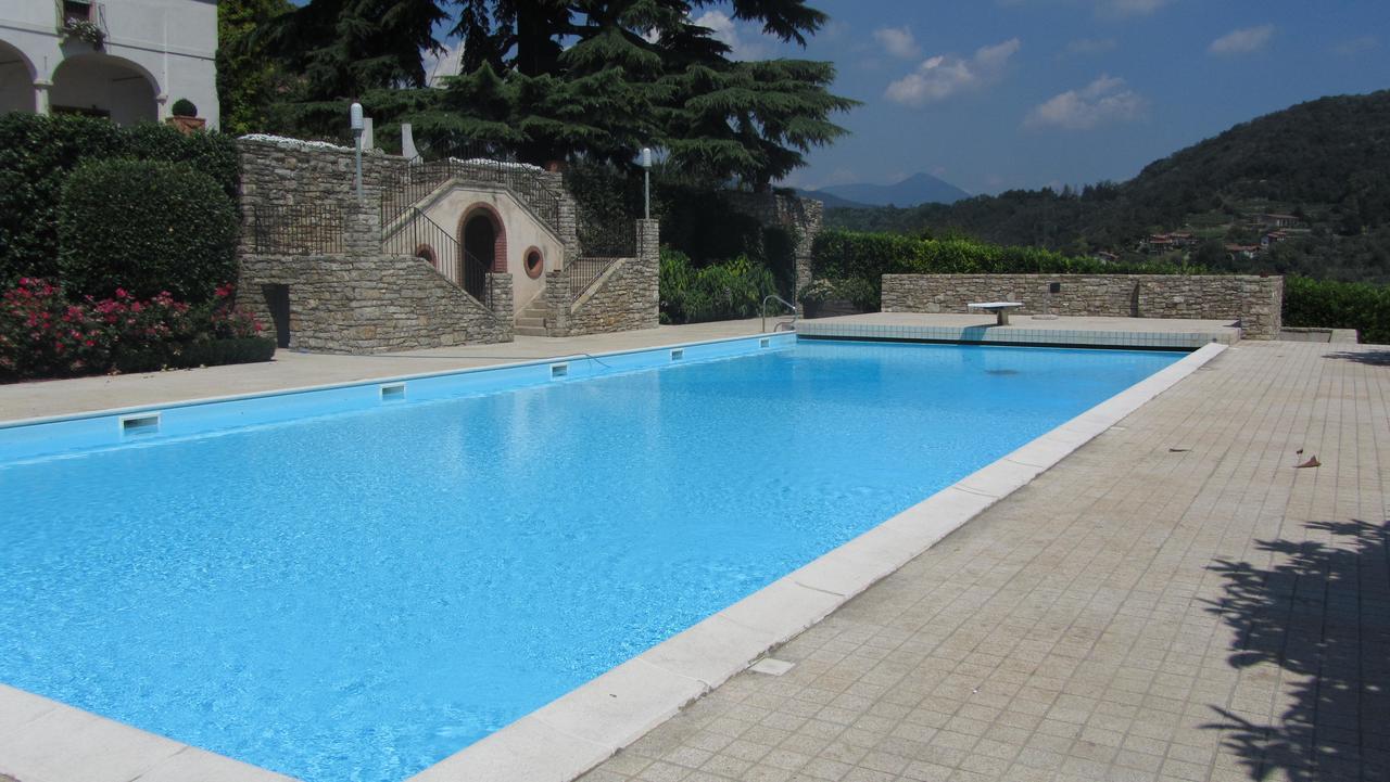 Castello Degli Angeli Hotel Carobbio degli Angeli Bagian luar foto